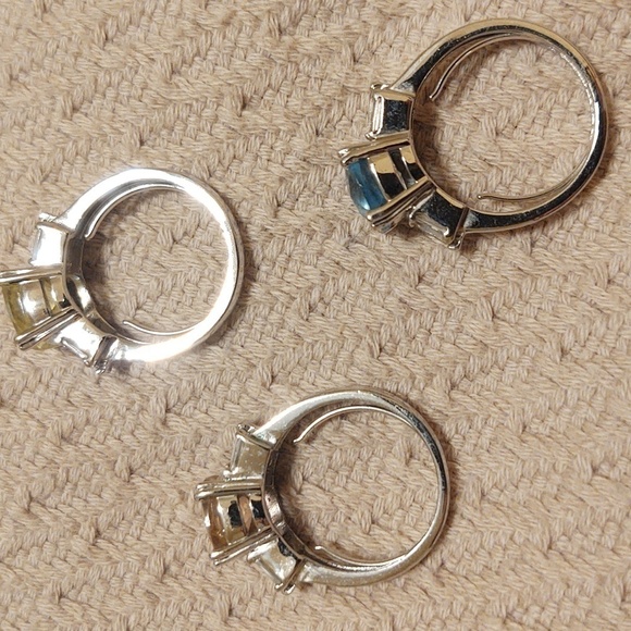 Avon Women's Adjustable Rings - Picture 5 of 5